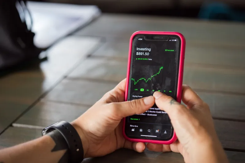 Confetti, Pings, and One-Click Orders: How Your Broker App Nudges You Toward Overtrading — and How to Push Back