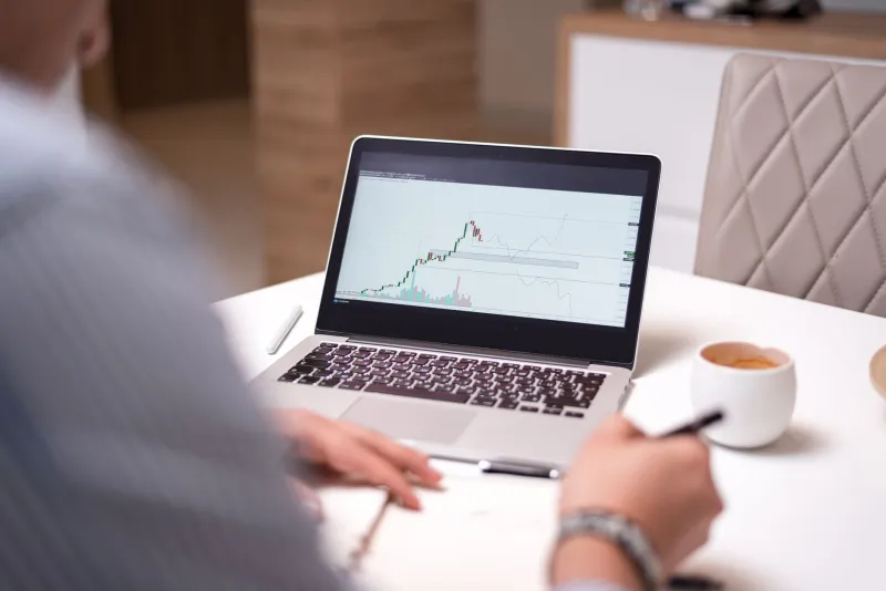 Small Stake, Sound Strategy: How to Deploy Your First $1,000 in the Market Without Regret
